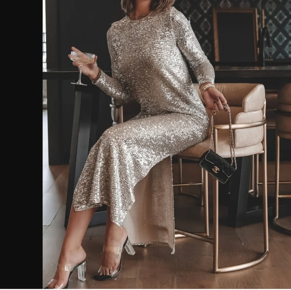 SHOW ME YOUR MUMU maddison
dress in platinum Silver Sequin Long Sleeve Gown Slit - Picture 3 of 14